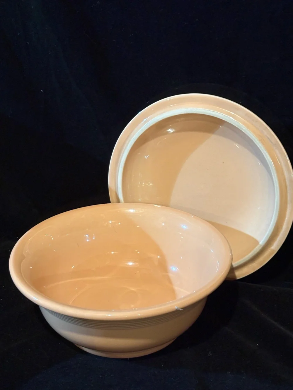 Homer Laughlin Fiesta Light Peach Ceramic Covered Casserole/Serving Bowl